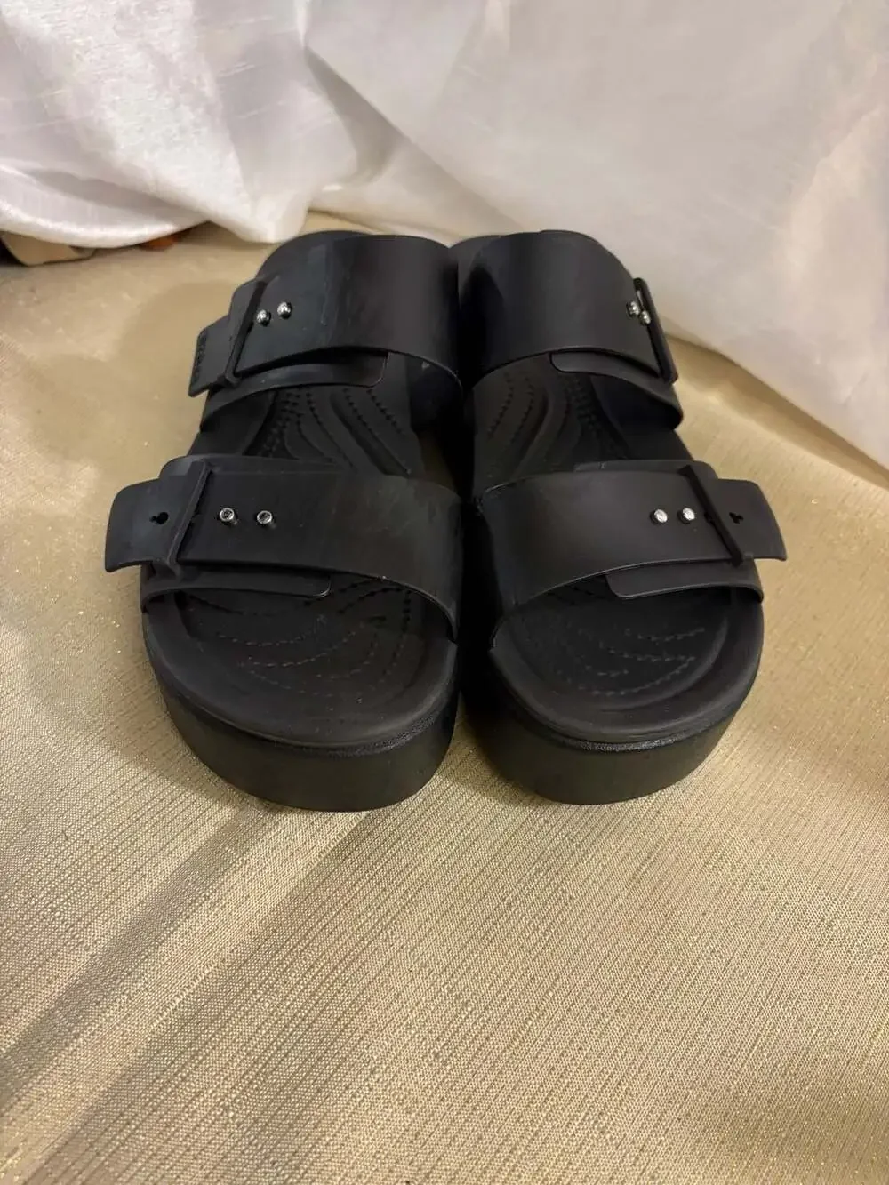 CROCS women platform